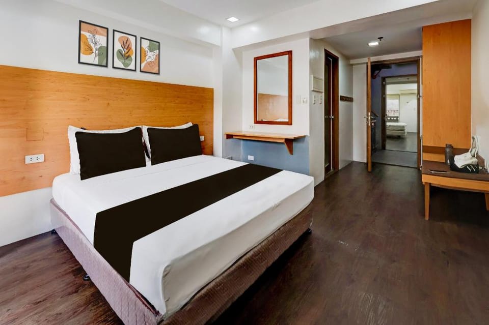 Townhouse Oak BRBlock Boutique & Residences, Kalayaan Avenue, Near Ayala Mall, Poblacion, Makati Hotel in Mandaluyong