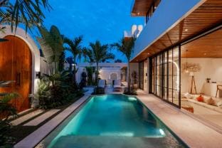 The Ultimate Villa - 8BR in Canggu Chef Included Villa in North Kuta