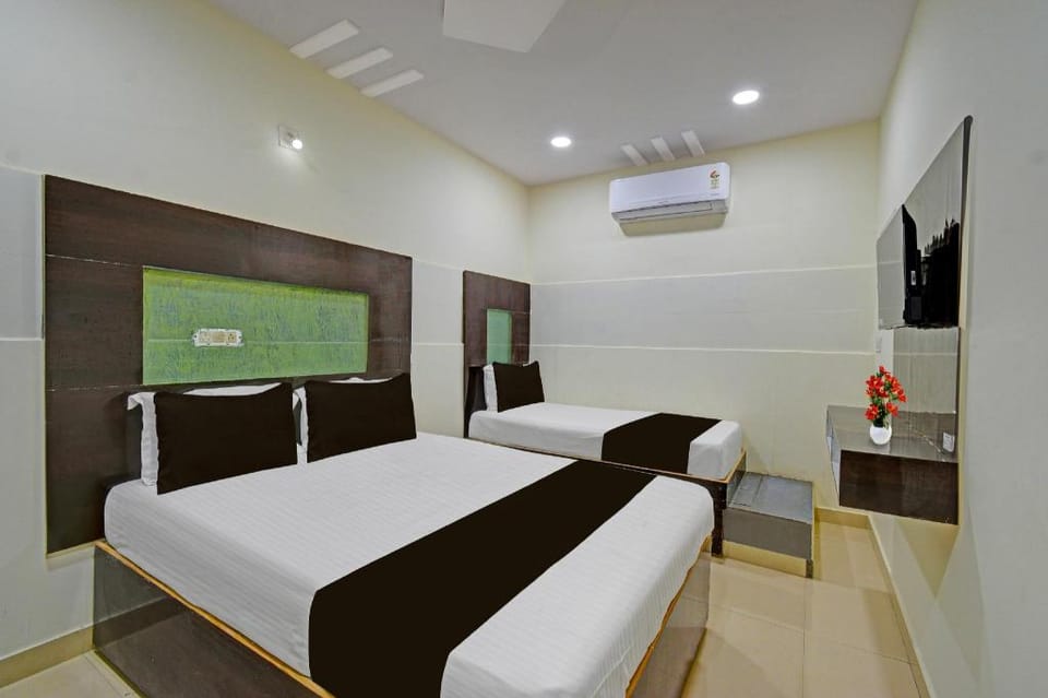 Super Hotel O Priyadarshini Park Formerly Everest Inn Hotel in Hyderabad
