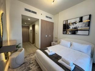 Ashri Elegant Condo in Azizi Riviera near Downtown Vacation rental in Dubai