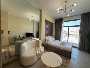 ASHRI HH Luxurious Studio in Laya Heights Vacation rental in Dubai