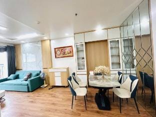 Green Pearl Bac Ninh Luxury 2brt Apt luxury Vacation rental in Laos