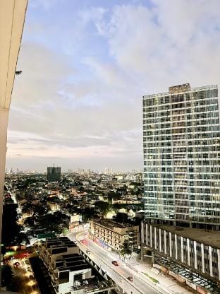 Studio unit Rockwell/Mandaluyong, FREE Pool Access Vacation rental in Mandaluyong