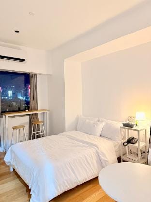 Studio unit Rockwell/Mandaluyong, FREE Pool Access Vacation rental in Mandaluyong