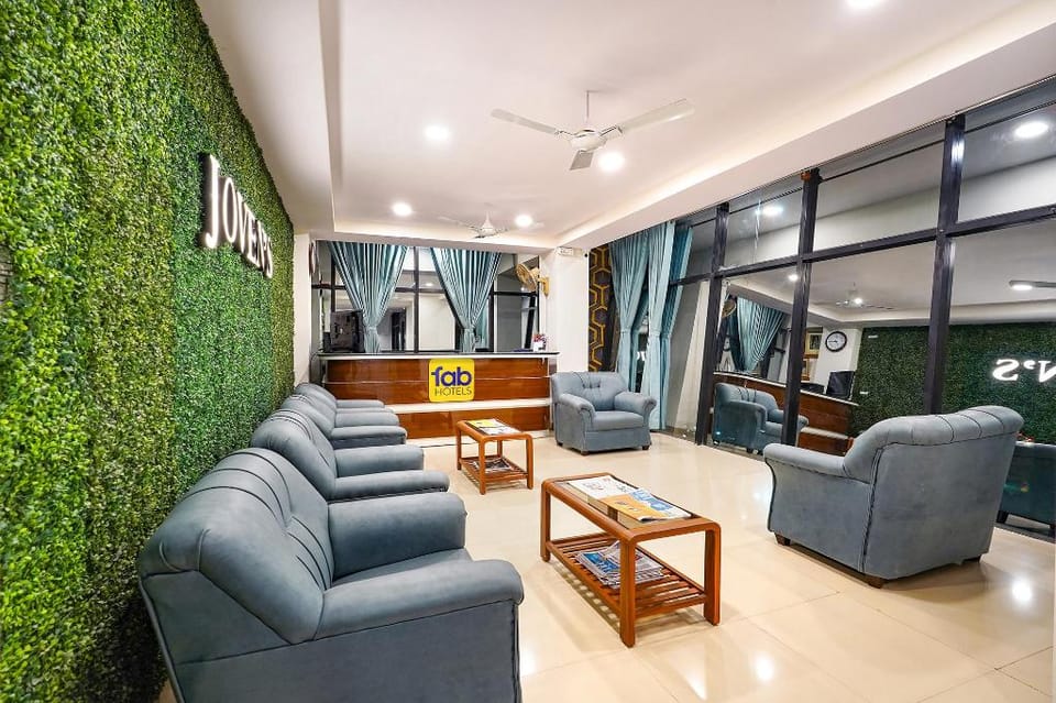 Oriva Joven's Central - Brigade Road Hotel in Bengaluru