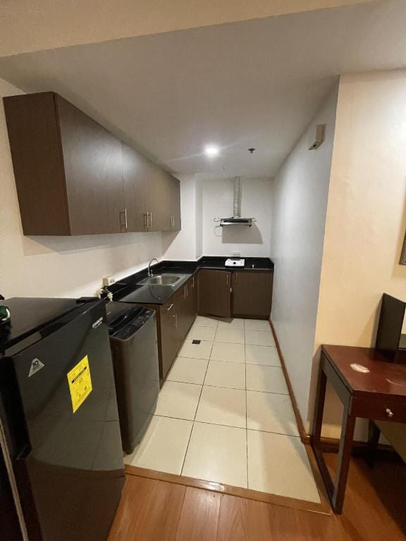 The Serenity Tower 2703 Apartment in Makati