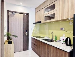 High-class balcony studio, airy river view Vacation rental in Ho Chi Minh City