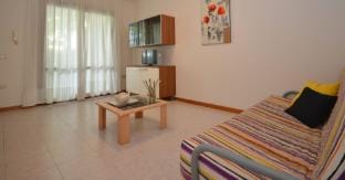 Stylish villa with a lovely green escape Apartment in Bibione