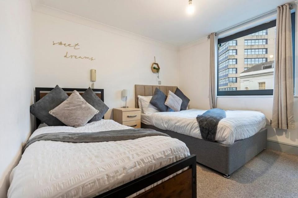 Luxe Stays-Sleeps 5-Contractors Accommodation Apartment in Birmingham