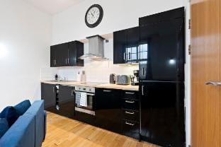 Luxe Stays | Sleeps 8 | Central Jewellery Quarter Apartment in Birmingham