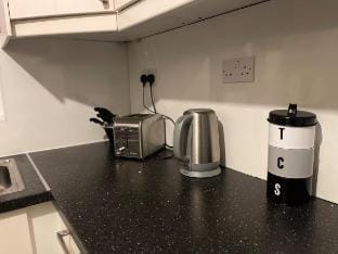 Stylish 4-Bed Luxury Apartment in Prime Location Apartment in Coventry