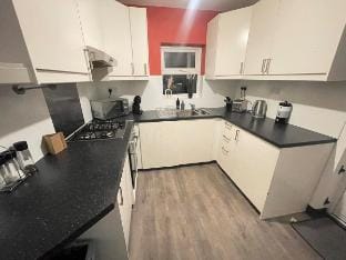 Stylish 4-Bed Luxury Apartment in Prime Location Apartment in Coventry