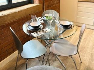 Accommodation For Large Groups - Workers Bradford Apartment in Bradford