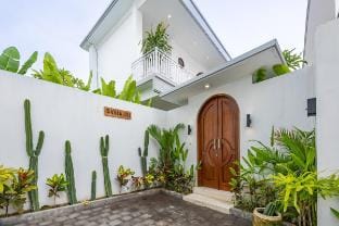 Serene 3-Bedroom Villa with Rice Field View Villa in North Kuta