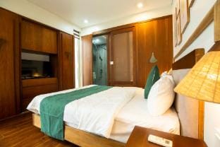 XOI Saka_801_3BR-125m²_Balcony_Lakeside_Kitchn@CBD Apartment in Hanoi