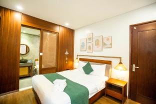 XOI Saka_701_3BR-125m²_Balcony_Lakeside_Kitchn@CBD Apartment in Hanoi