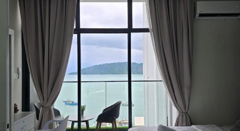 THE SHORE KOTA KINABALU- Sea View Hotel in Kota Kinabalu