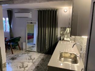 Studio in Kailash Hills Vacation rental in New Delhi