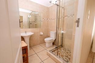 The Pelican - Stunning 3-Bedroom Holiday Home in Langebaan Vacation rental in Western Cape