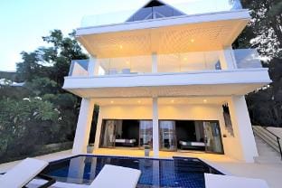 Oceans Eleven Sunrise Waterfront, Bangrak Retreat Villa in Ko Samui