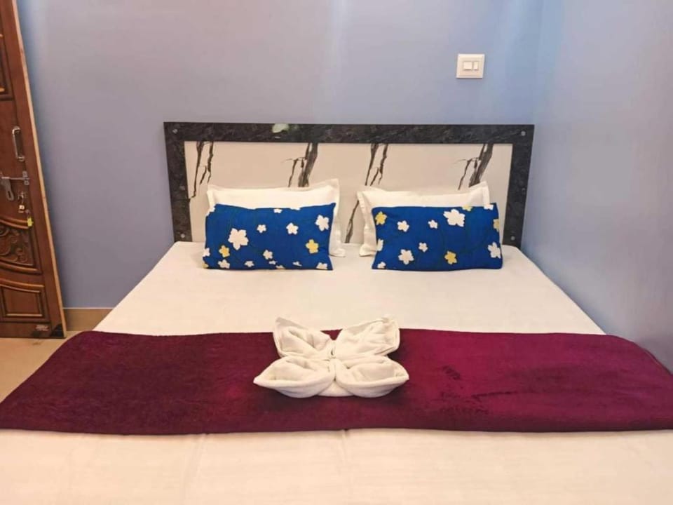 Goroomgo Eden Inn Puri Hotel in Puri