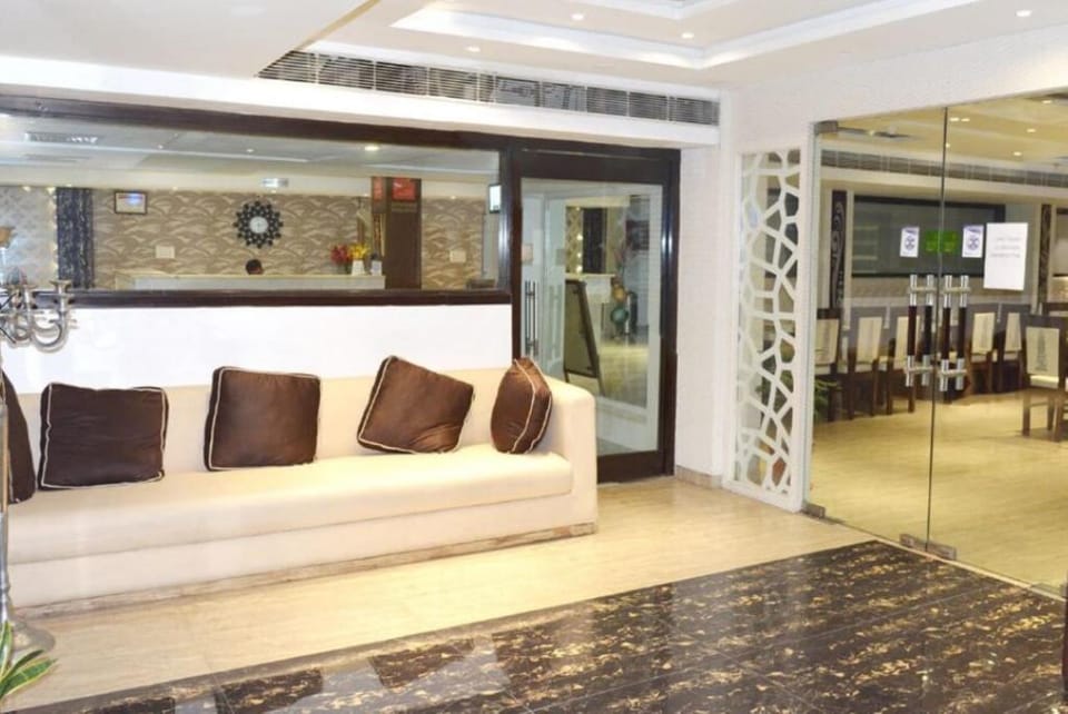 Goroomgo Samovar Tajganj Agra Hotel in Agra