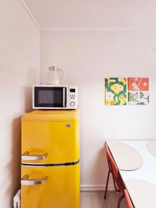 B2)1층/공항철도공덕역1분/건조기/6명/3방/1화장실 Vacation rental in Seoul