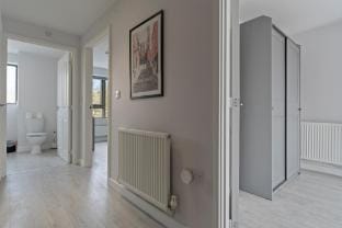 Stylish 7 Bedroom 5 Bathroom House - Free Parking Vacation rental in Northampton