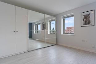 Stylish 7 Bedroom 5 Bathroom House - Free Parking Vacation rental in Northampton