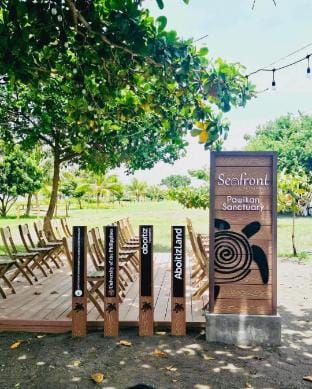Homebreeze Seafront Residences  Villa in Calabarzon