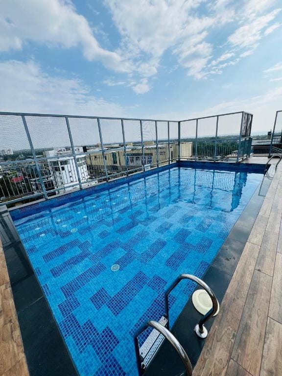 Luxe Oasis Palm Oppo.Lulu Mall Trivandrum  Apartment in Thiruvananthapuram