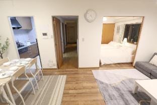 최대10명의80㎡/도톤보리,닛뽄바시역,신사이바시 도보가능/호텔 린넨사용 Vacation rental in Osaka