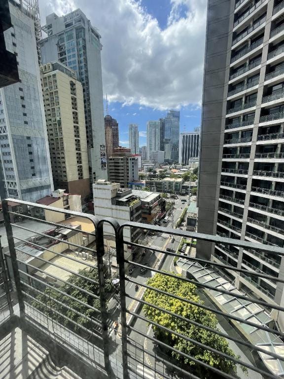 A venue Residences Tower 10i Apartment in Makati