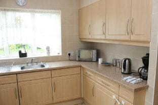 Beautiful 3 BR Home in Staines Near Heathrow Vacation rental in Staines-upon-Thames