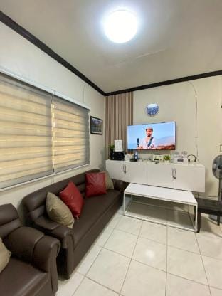 Comfortable 3-Bedroom Fully-Furnished House Vacation rental in Bacolod