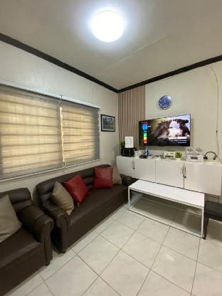 Comfortable 3-Bedroom Fully-Furnished House Vacation rental in Bacolod