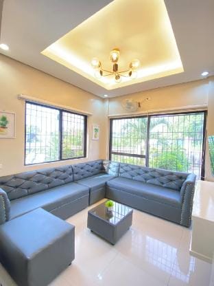 Ideal for Large Groups 4-Bedroom Furnished House Vacation rental in Bacolod