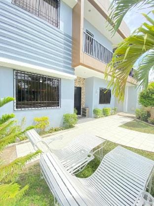 Ideal for Large Groups 4-Bedroom Furnished House Vacation rental in Bacolod