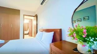 Ha Long 3-Bedroom Apartment with Reu Island View Apartment in Laos