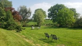Dog friendly 7 bed farmhouse with hot tub and WiFi Farm Stay in Malvern Hills District