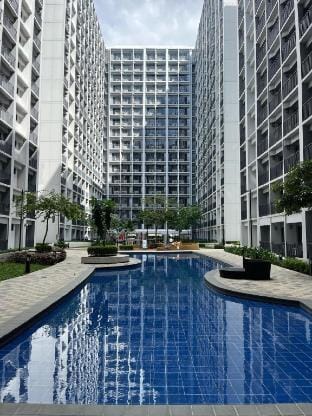 Affordable and Cozy Staycation in SM Mall of Asia Apartment in Pasay