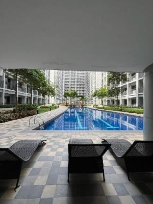 Affordable and Cozy Staycation in SM Mall of Asia Apartment in Pasay