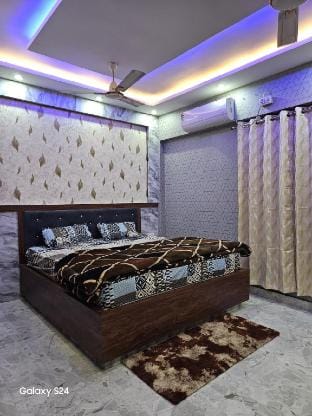 Fully Furnished- Independent Floor@EV charging avi Vacation rental in Uttar Pradesh