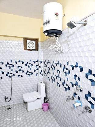 Fully Furnished- Independent Floor@EV charging avi Vacation rental in Uttar Pradesh