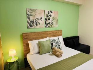 Shore 1 Room 1027 Good for 2-4 Guests Comfy 2 Beds Vacation rental in Pasay