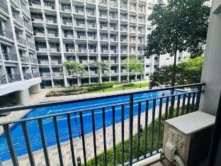Shore 2 Residences RM 1145 MOA for 2-4 Guests  Vacation rental in Pasay
