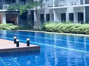Shore 3 Residences Poolside RM 245 by Prime Stay  Vacation rental in Pasay