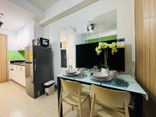 Shore 2 Residences Kiwi Room RM 326 by Prime Stay Vacation rental in Pasay
