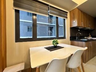 Shore 3 Residences 2BR RM 1029  by Prime Stay MOA Vacation rental in Pasay