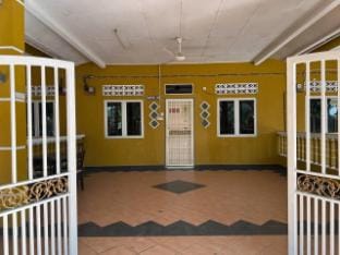 M'Amin 2-Bedroom with Shared Pool Vacation rental in Selangor, Malaysia
